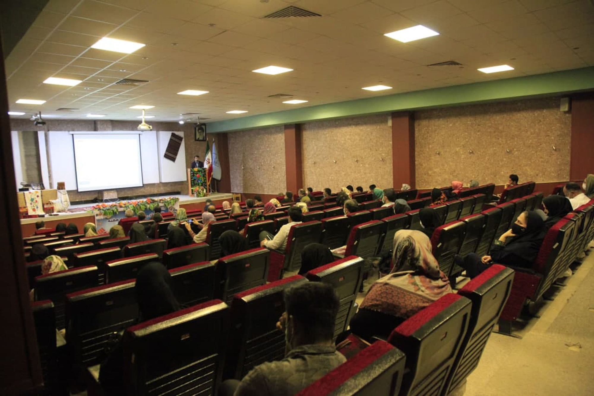 نشست تخصصی تجاری‌سازی محصولات صنایع‌دستی استان گلستان برگزار شد